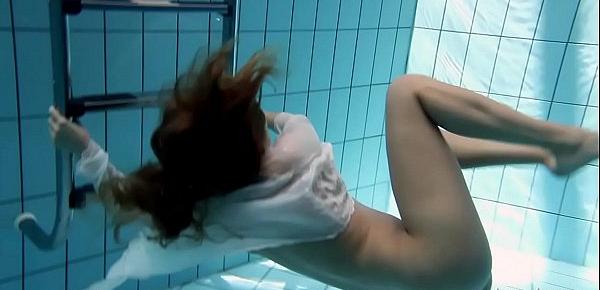  Silvie hot underwater babe